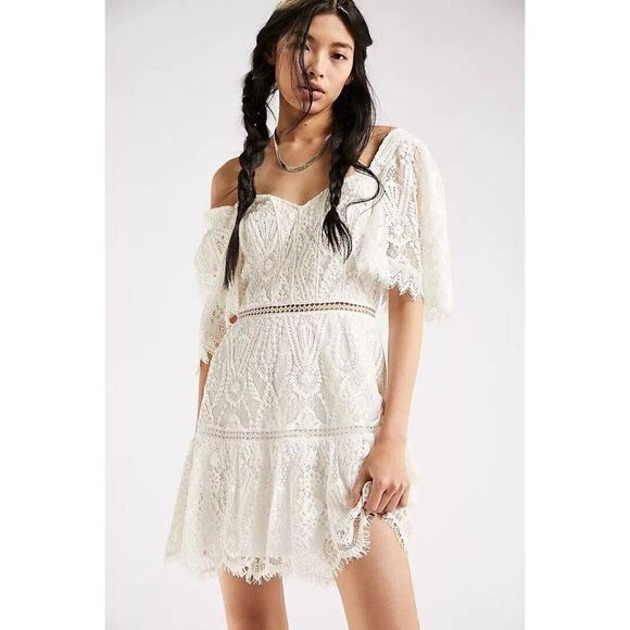 NWT FREE PEOPLE X SAYLOR Sz L ZUZANNA MINI DRESS LACE EMBROIDERED IN IVORY - Picture 1 of 4